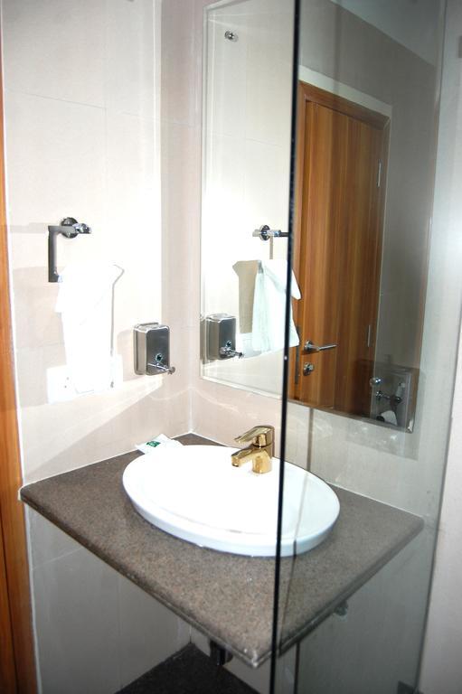 Hotel Le Roi Raipur At Raipur Railway Station Rom bilde